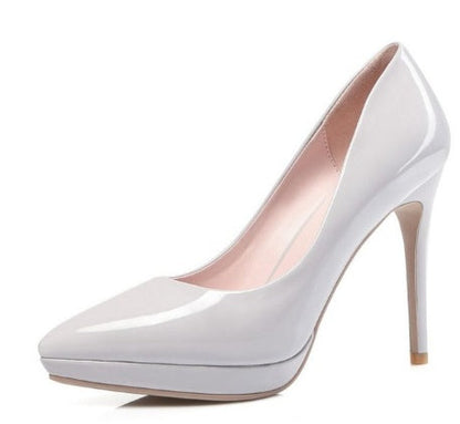Stiletto pointed high heels - Convenient store