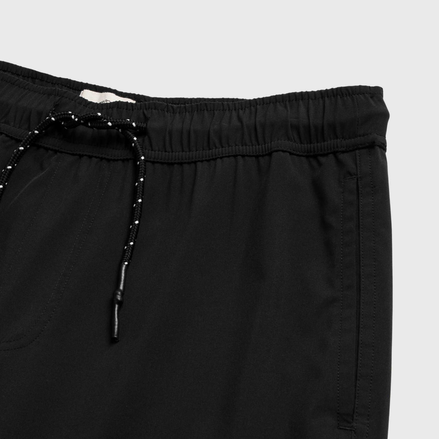 Jimmy 6.5" Retro Volley - Black - Convenient store