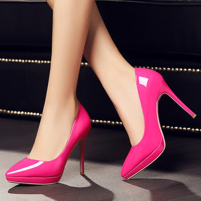 Stiletto pointed high heels - Convenient store