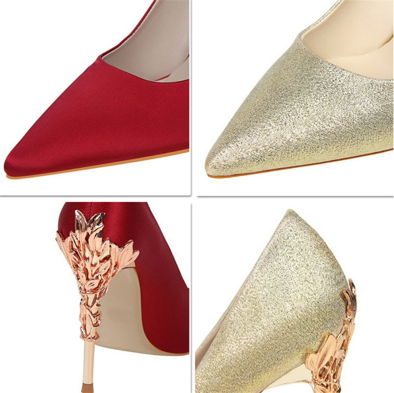 Pointy silver high heels - Convenient store