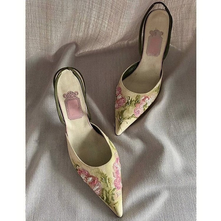Vintage Pointed Embroidered High Heels - Convenient store