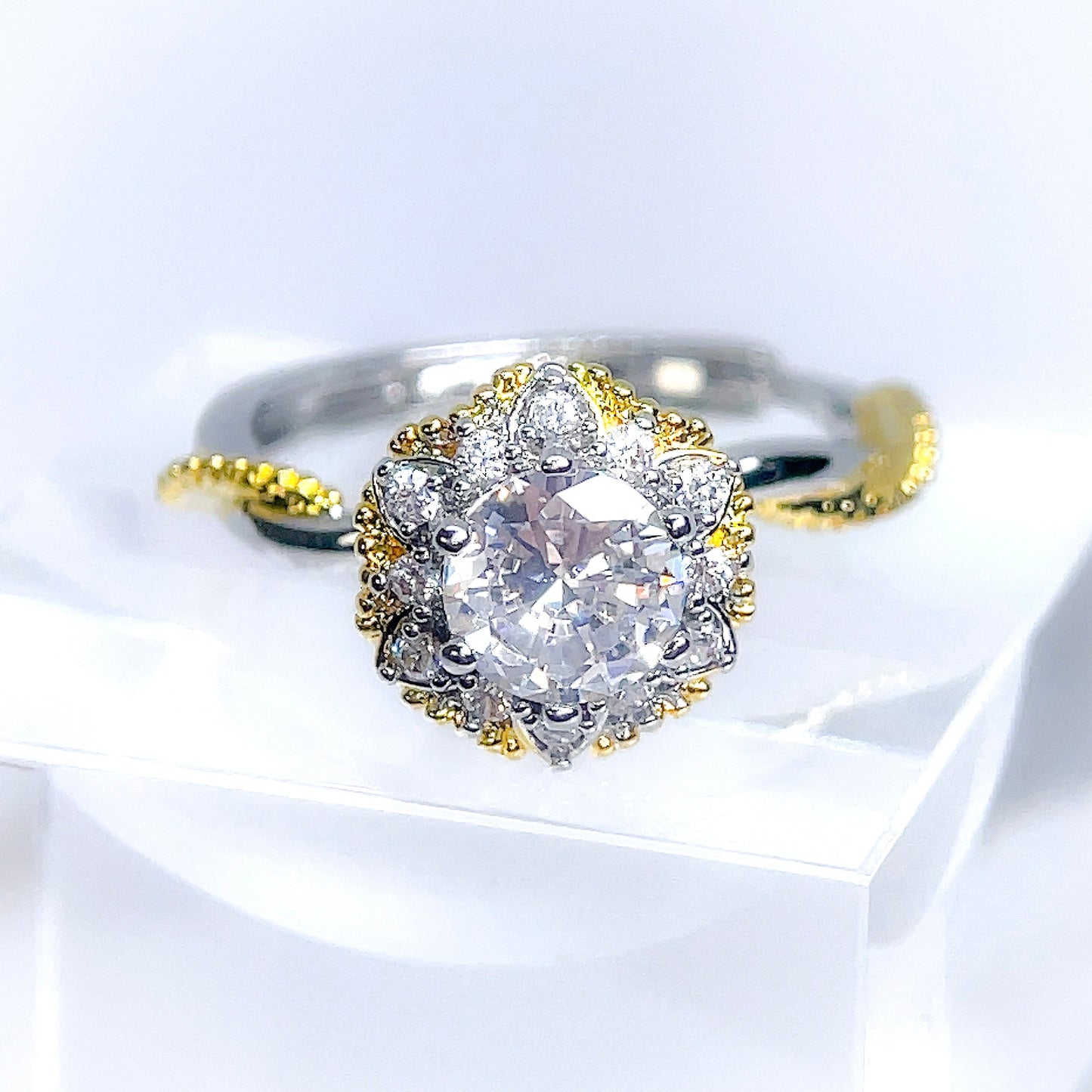 Rosario Romance Ring - Classic